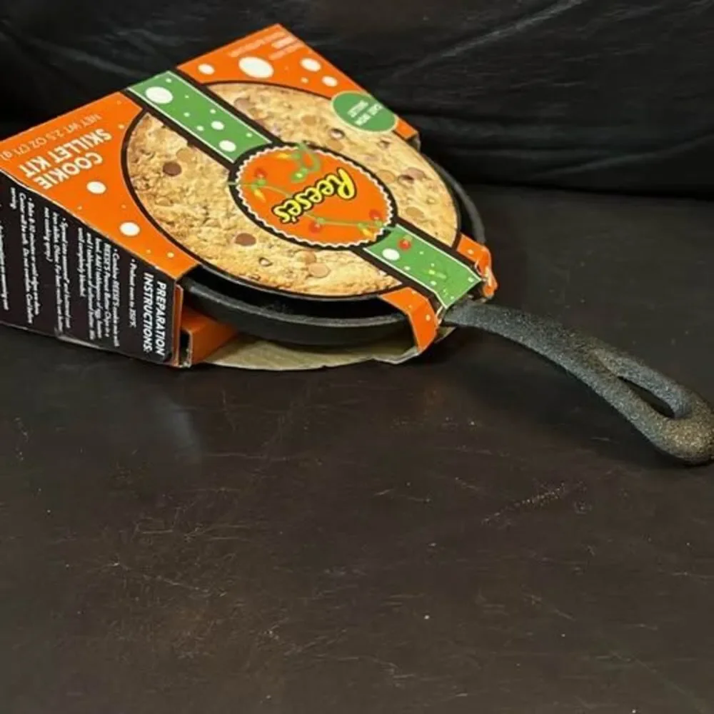 New Reese's Cookie cast iron Skillet Kit